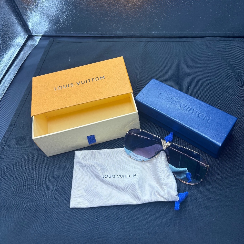 *LAST CHANCE EVERYTHING MUST GO* Louis Vuitton Studded Aviator Sunglasses